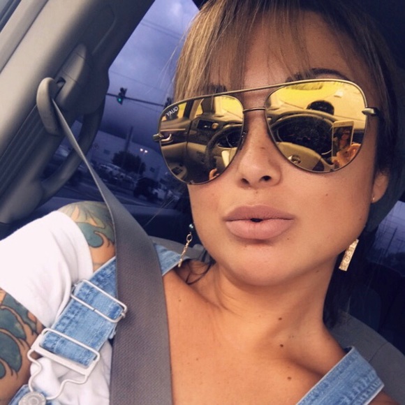 Meet your Posher, Kalena - Picture 1 of 1